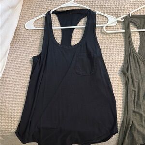 Women's Black lululemon SZ 6 love tank
